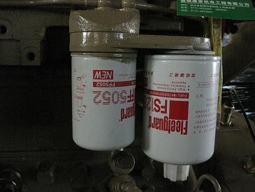 康明斯機(jī)油濾清器，帶油水分離閥